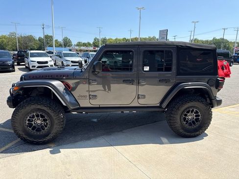 Used 2023 Jeep Wrangler Unlimited Rubicon AWD/4WD image 9