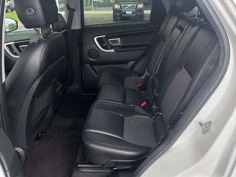 Used 2017 Land Rover Discovery Sport SE AWD/4WD image 10