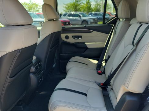 New 2026 Honda Pilot Touring image 13