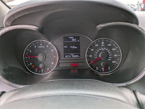 Used 2017 Kia Forte LX image 12