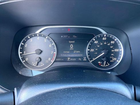 Used 2024 Nissan Frontier SV image 23