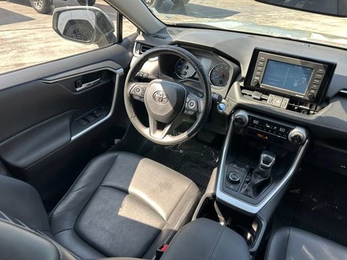 Used 2022 Toyota RAV4 XLE Premium AWD/4WD image 31