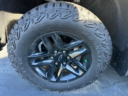 New 2026 Chevrolet Silverado 1500 Custom Trail Boss w/ Dark Appearance Package AWD/4WD image 25