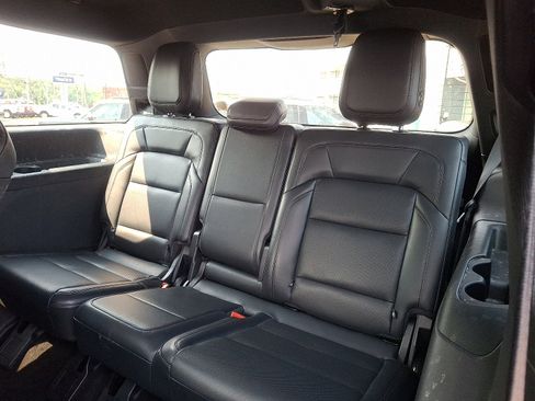 Used 2025 Lincoln Navigator Reserve w/ Jet Appearance Package AWD/4WD image 11