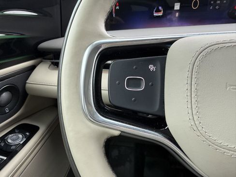 Used 2024 Lincoln Nautilus Reserve w/ Equipment Group 202A image 16