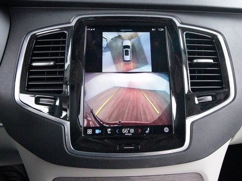 Certified 2024 Volvo XC90 B6 Plus image 15