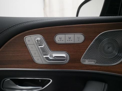 Used 2022 Mercedes-Benz GLS 450 4MATIC image 30