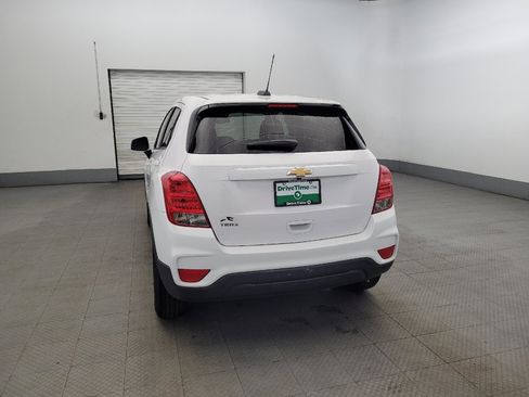 Used 2020 Chevrolet Trax LS w/ Fleet Convenience Package FWD image 6