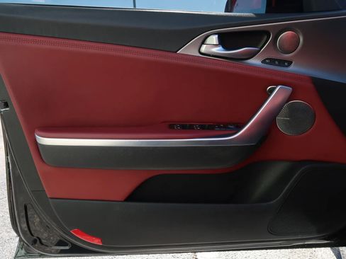 Used 2018 Kia Stinger GT2 image 46