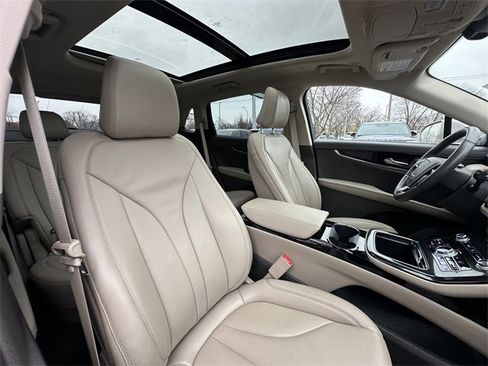 Certified 2022 Lincoln Nautilus Reserve image 36