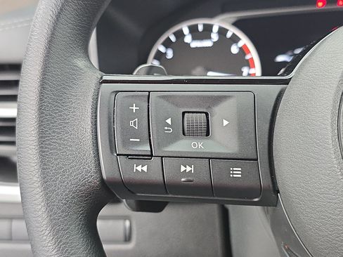 Certified 2023 Nissan Rogue SV FWD image 16