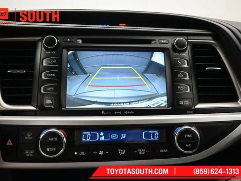 Used 2016 Toyota Highlander Limited AWD/4WD image 18