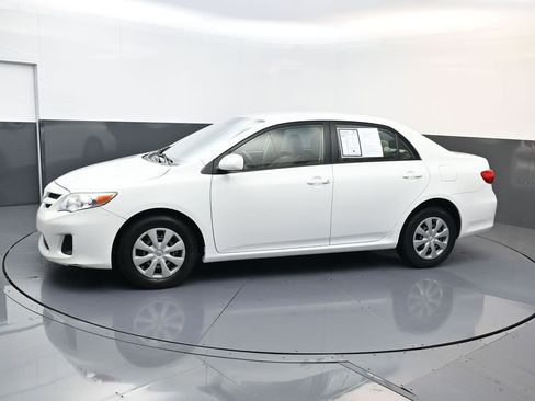 Used 2011 Toyota Corolla LE image 6