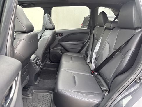 Certified 2025 Subaru Forester Limited AWD/4WD image 26