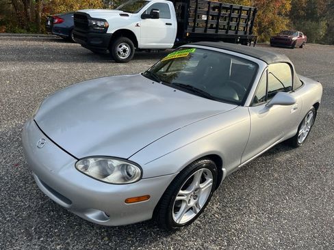 Used 2005 MAZDA MX-5 Miata LS image 6