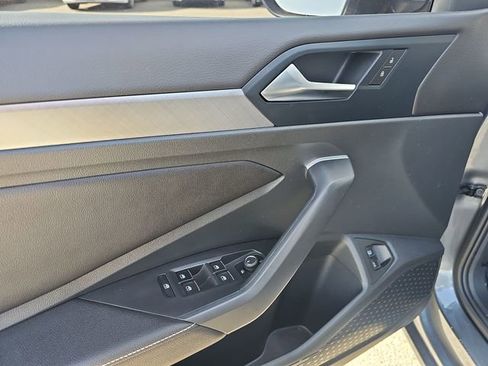 Used 2024 Volkswagen Jetta SE w/ Panoramic Sunroof Package image 22