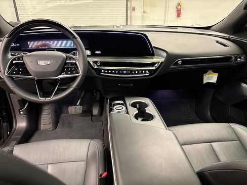 New 2025 Cadillac Lyriq Luxury image 34