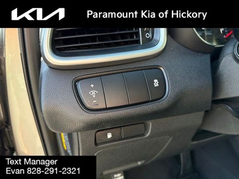 Used 2017 Kia Sorento FWD image 18