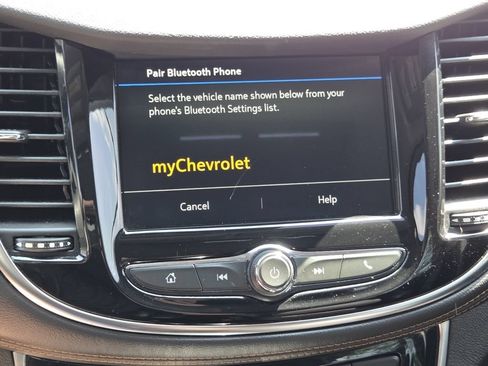 Used 2018 Chevrolet Trax Premier FWD image 11