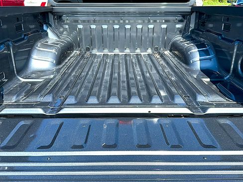 Used 2024 Nissan Frontier SV w/ Technology Package RWD image 21