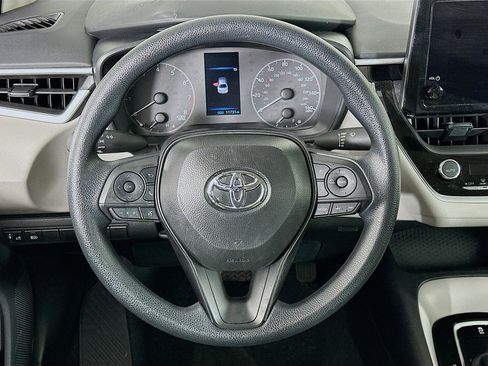 Used 2025 Toyota Corolla LE image 18