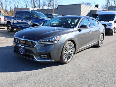 Used 2018 Kia Cadenza Limited w/ Paint Protection Package image 3