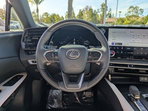 Used 2025 Lexus RX 350 image 17