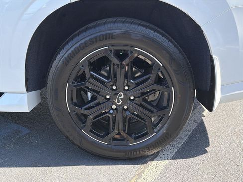 New 2026 INFINITI QX80 4WD w/ Sport Exterior Package image 32