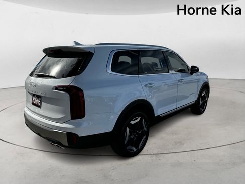 New 2025 Kia Telluride S image 4