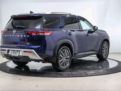 Used 2022 Nissan Pathfinder SL w/ SL Premium Package FWD image 4