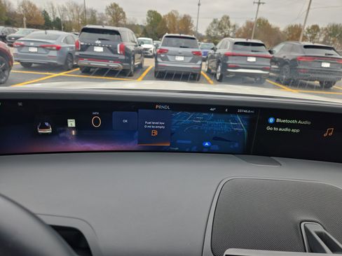 Used 2024 Lincoln Nautilus Reserve w/ Equipment Group 203A image 12