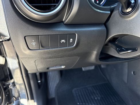 Used 2021 Hyundai Kona SE image 14