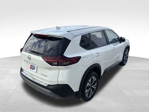 Used 2023 Nissan Rogue SV image 5