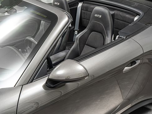 Used 2019 Porsche 911 Cabriolet image 38
