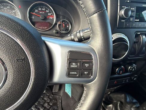 Used 2015 Jeep Wrangler Rubicon image 15