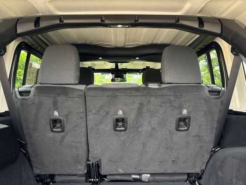 Used 2025 Jeep Wrangler Unlimited Sport AWD/4WD image 31