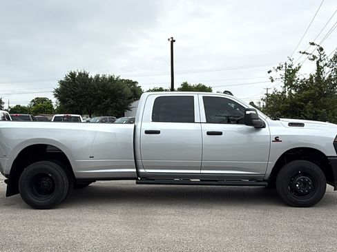 New 2026 RAM 3500 Tradesman AWD/4WD image 4