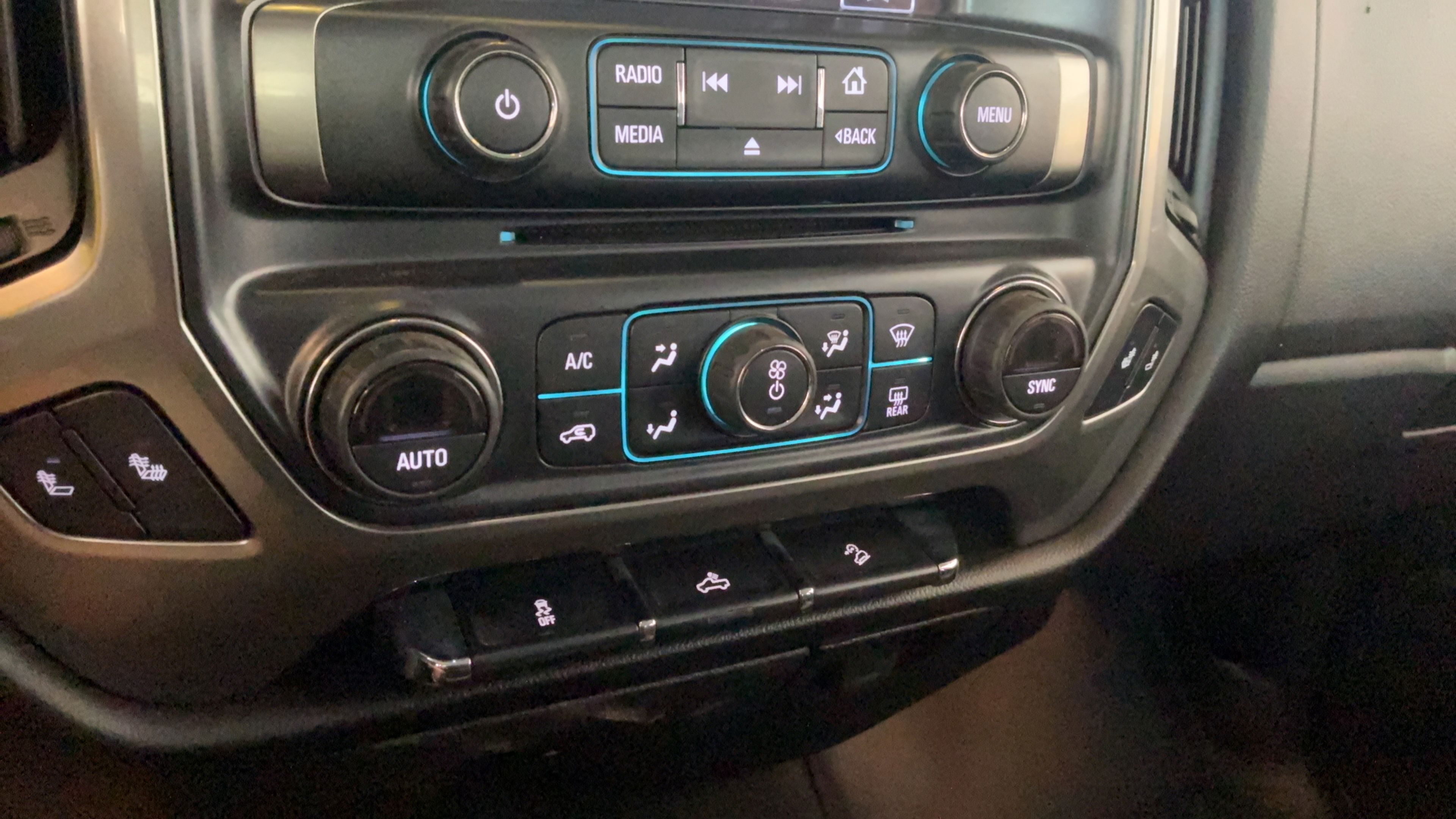 Used 2018 Chevrolet Silverado 1500 LT w/ All Star Edition AWD/4WD image 15