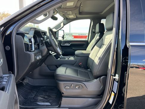 New 2026 GMC Sierra 3500 Denali w/ Denali Reserve Package image 17