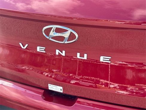 New 2025 Hyundai Venue Limited image 19