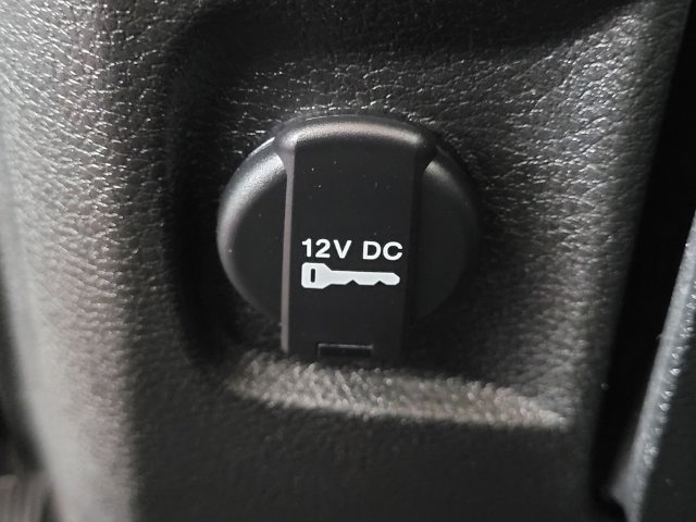 Used 2024 RAM 1500 Classic SLT AWD/4WD image 13