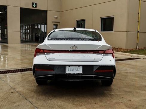 New 2026 Hyundai Elantra Limited FWD image 5