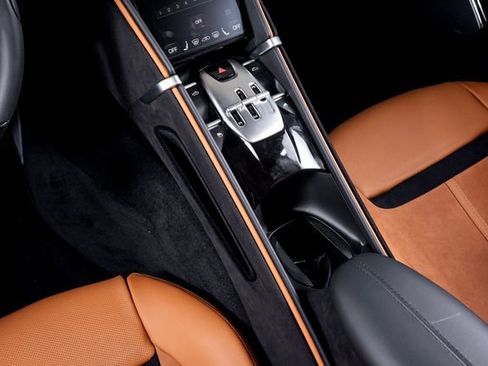 Certified 2024 Ferrari Roma Spider RWD image 31
