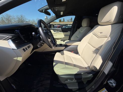 Used 2019 Cadillac XT5 AWD image 12