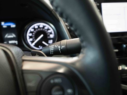 Used 2022 Toyota Camry SE image 14