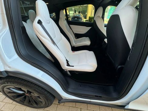 Used 2020 Tesla Model X Long Range AWD/4WD image 9