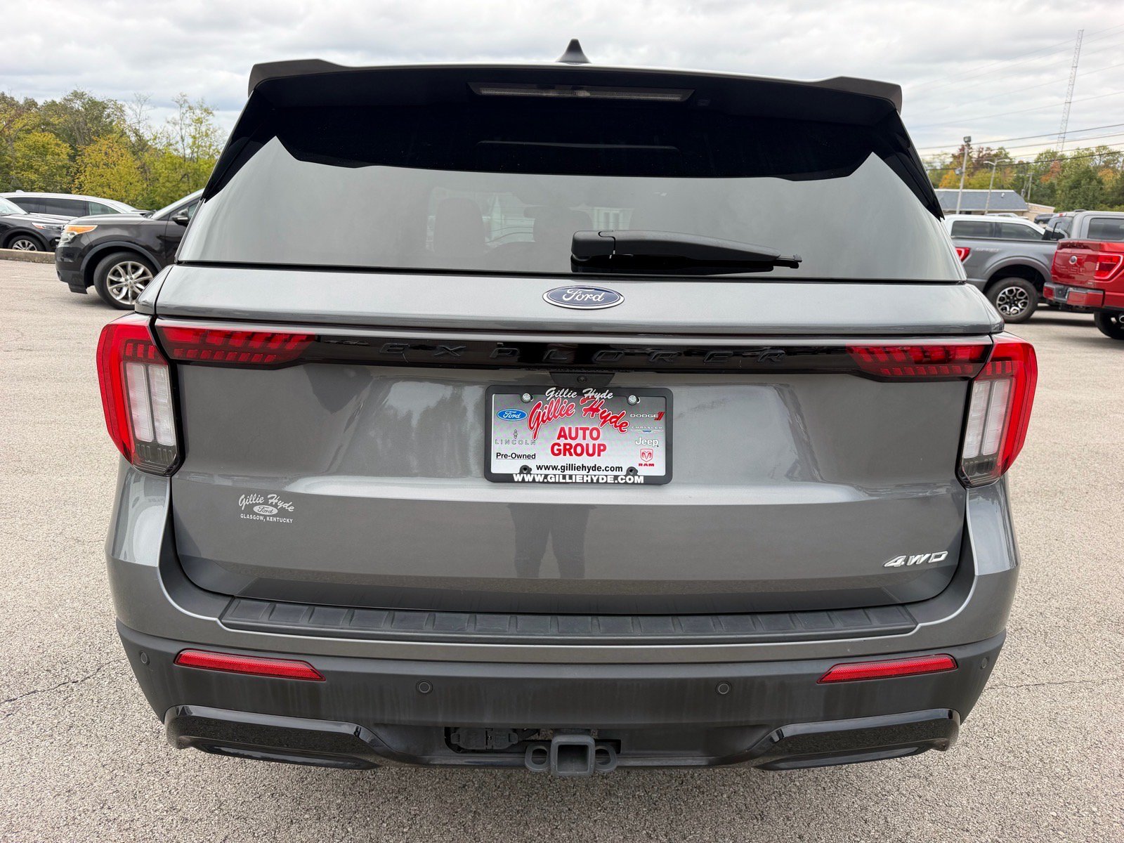 Used 2025 Ford Explorer ST-Line w/ ST-Line Street Pack AWD/4WD image 11