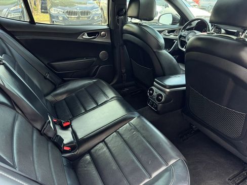 Used 2018 Kia Stinger GT2 RWD image 27