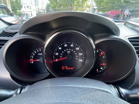 Used 2010 Kia Soul + w/ Audio Pkg FWD image 15