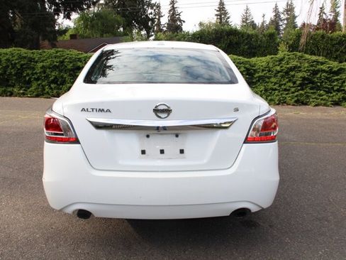 Used 2015 Nissan Altima 2.5 S w/ Power Driver Seat Package FWD image 10